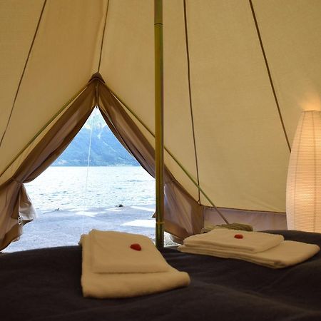 Dosen Gard Hotel Luster Kültér fotó