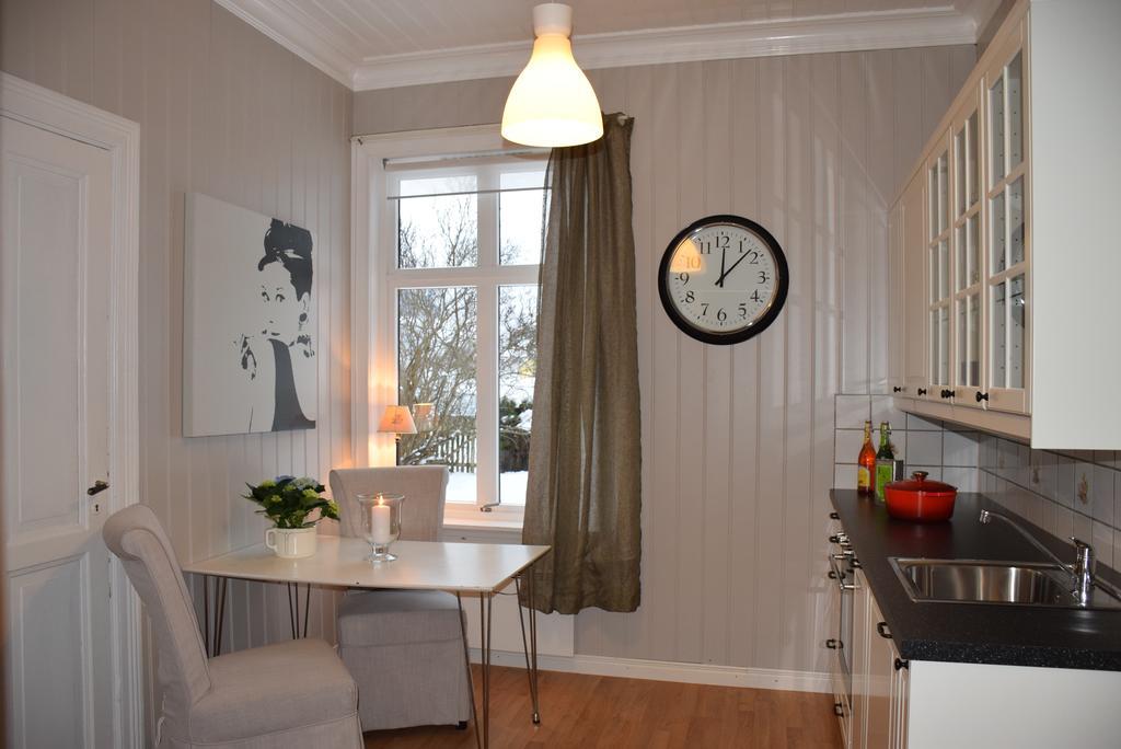 Dosen Gard Hotel Luster Szoba fotó