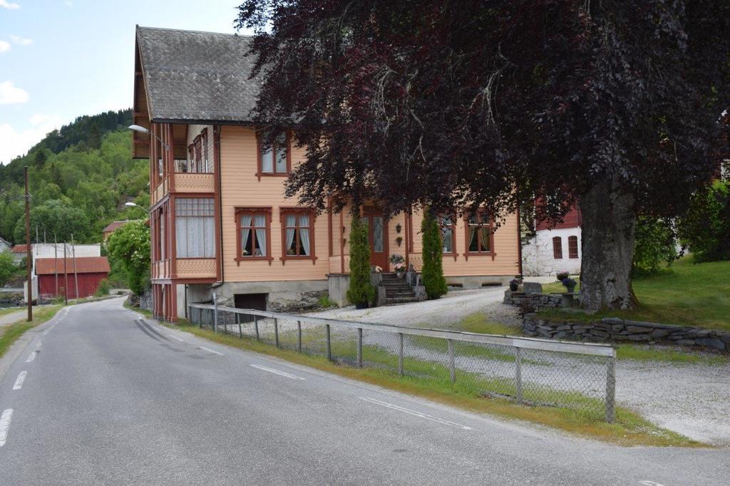 Dosen Gard Hotel Luster Kültér fotó