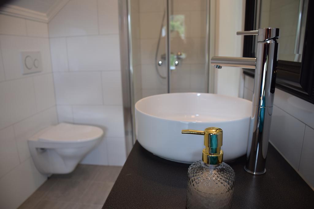 Dosen Gard Hotel Luster Kültér fotó