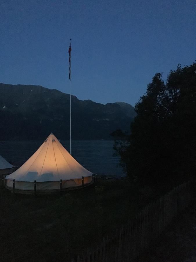 Dosen Gard Hotel Luster Kültér fotó